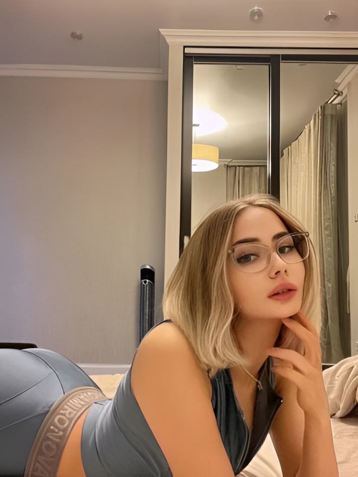 Стелла привлекательная девушка из Ростова-на-Дону цена от 2500 руб