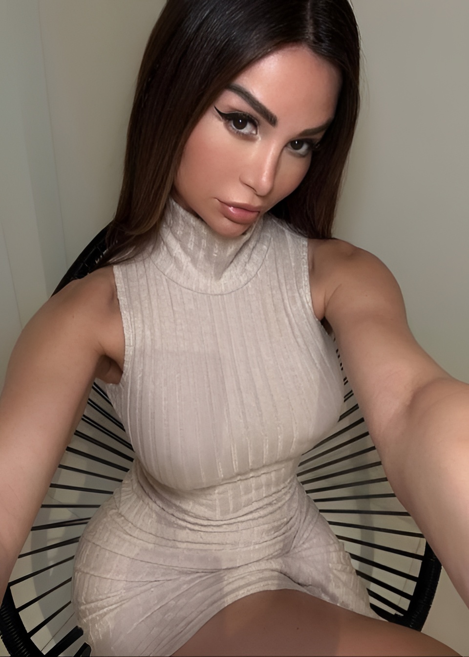 Дина привлекательная девушка из Ростова-на-Дону цена от 8000 руб