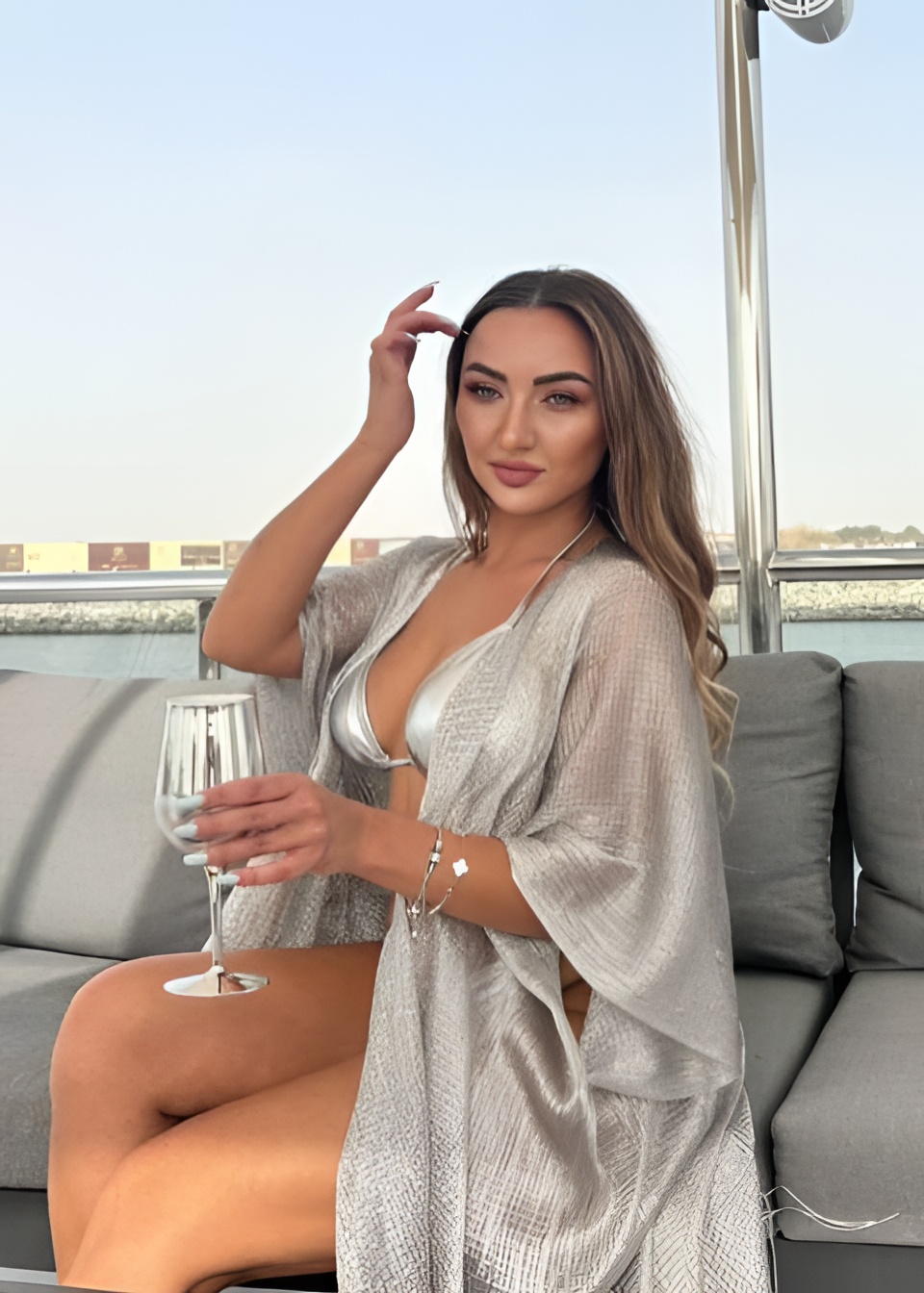 Лолита привлекательная девушка из Ростова-на-Дону цена от 18000 руб