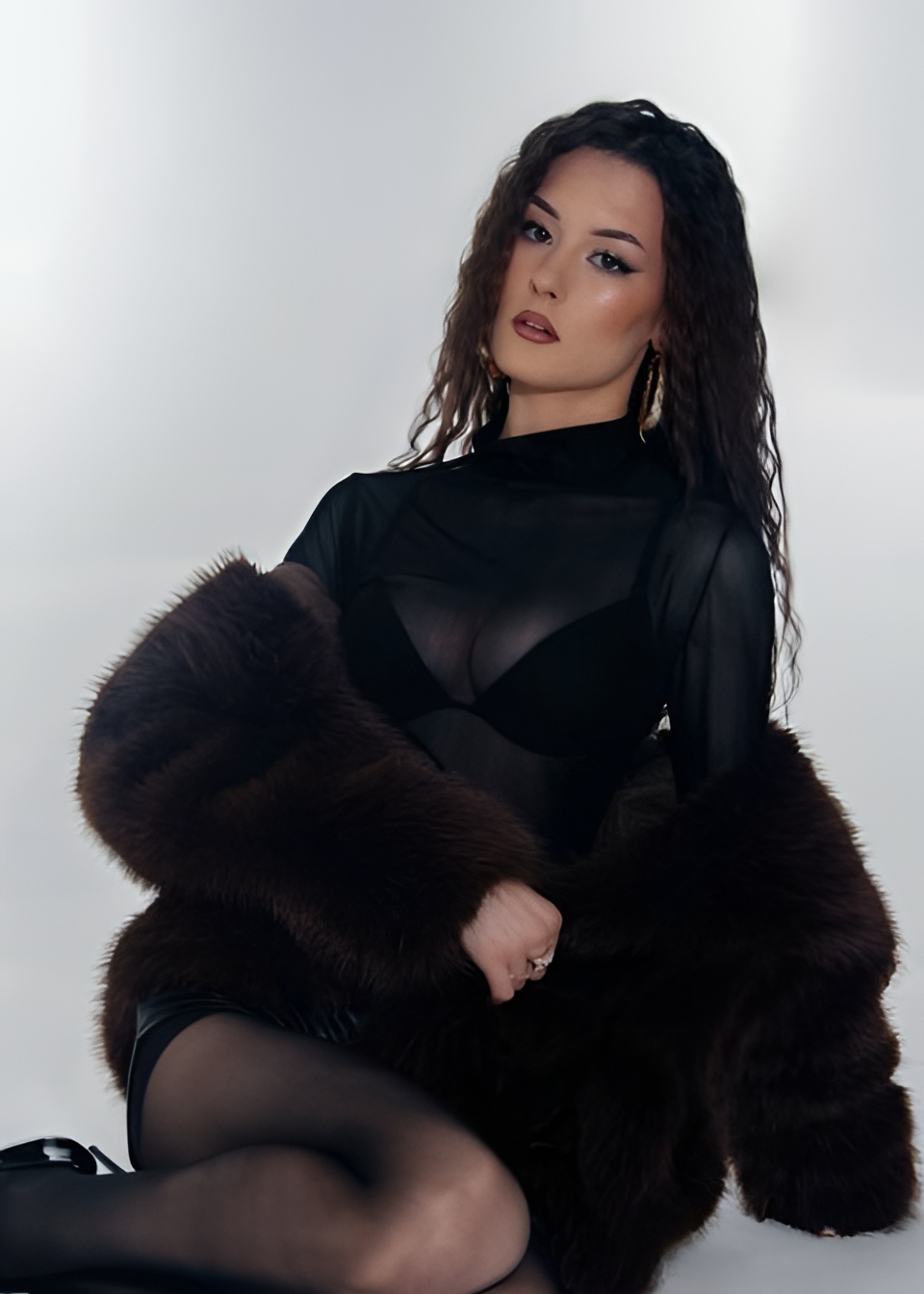 Юля привлекательная девушка из Ростова-на-Дону цена от 6000 руб